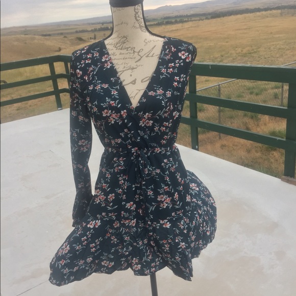 Dresses & Skirts - ❄️Bohemian Mini floral Fit and flare M